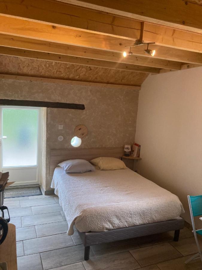 Appartement Le calme à la campagne à Besson Extérieur photo