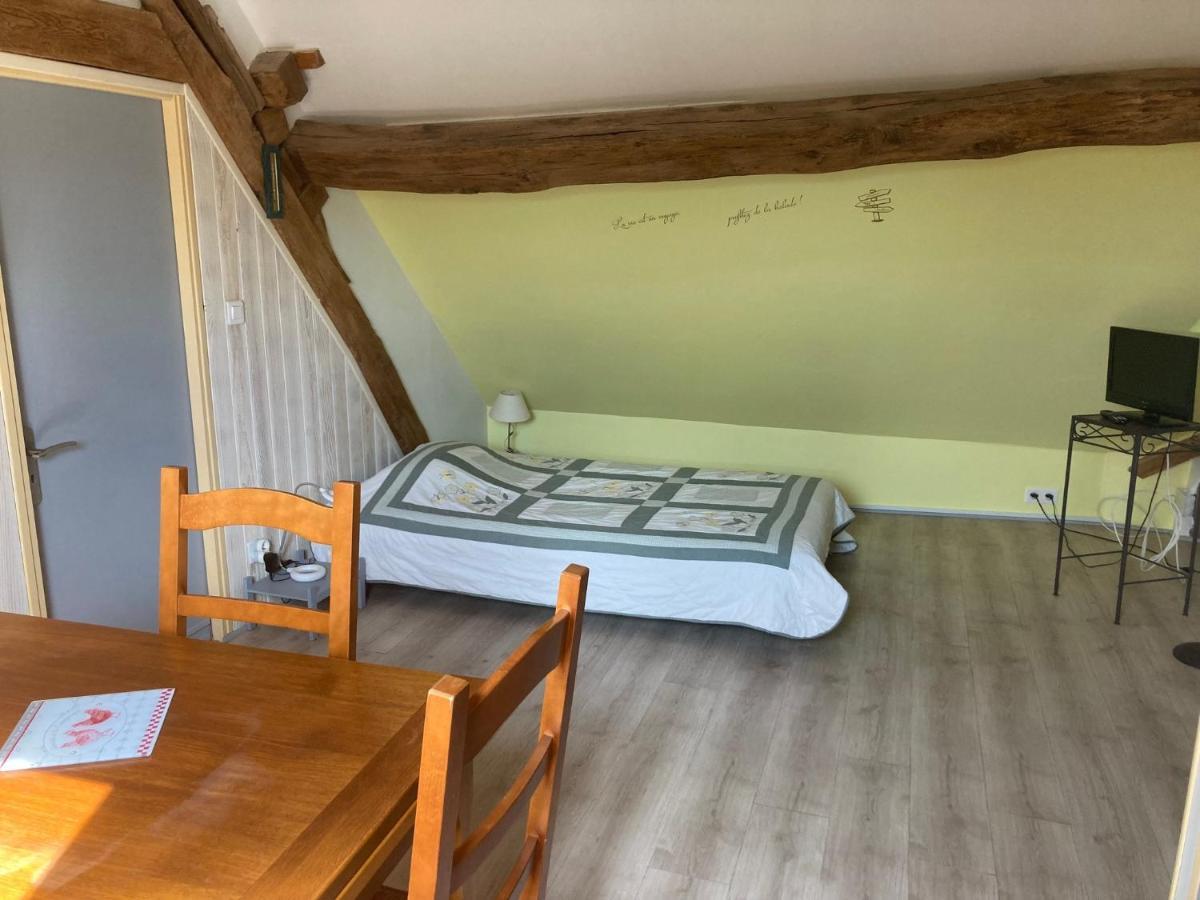 Appartement Le calme à la campagne à Besson Extérieur photo
